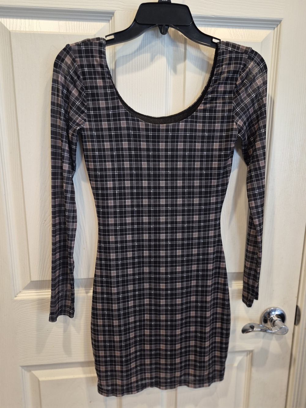 Plaid Scoop-Neck Long Sheer Sleeve Bodycon Dress